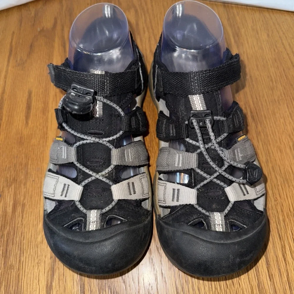 Keen Mens Size 5 Black With gray Trim Waterproof Sandals Outdoor Hiking